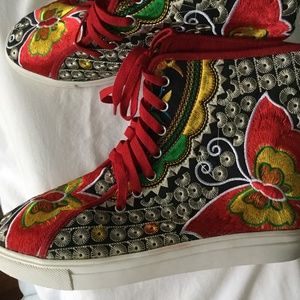 Johnny Was Style Embroidered Hobo style High top sneakers  woman's size 41